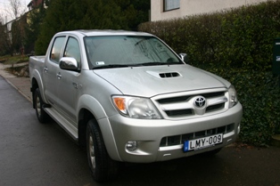hilux.JPG hilux.JPG
